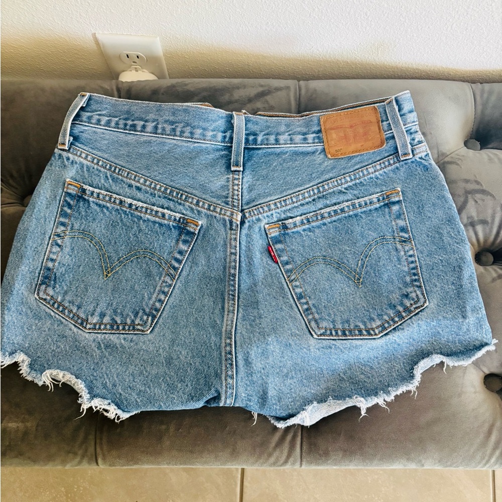 Levi's 501 cut-off shorts - Picture 3 of 5